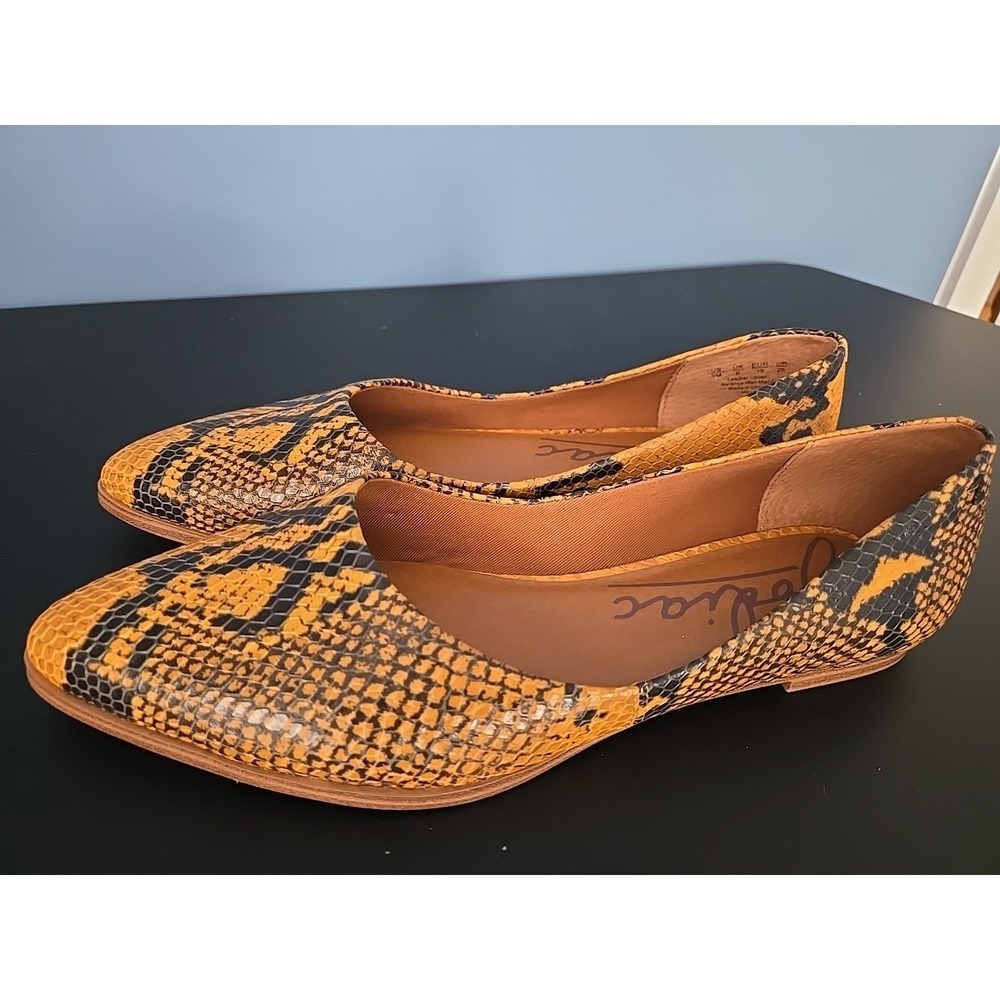 Zodiac‎ Hill Snakeskin Print Flats Size 9 Pointed Toe Yellow Black